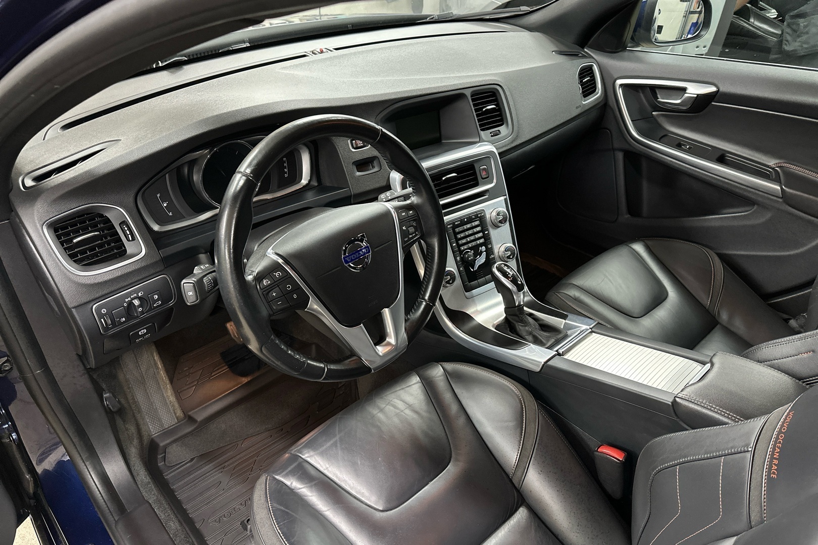 VOLVO V60 2014