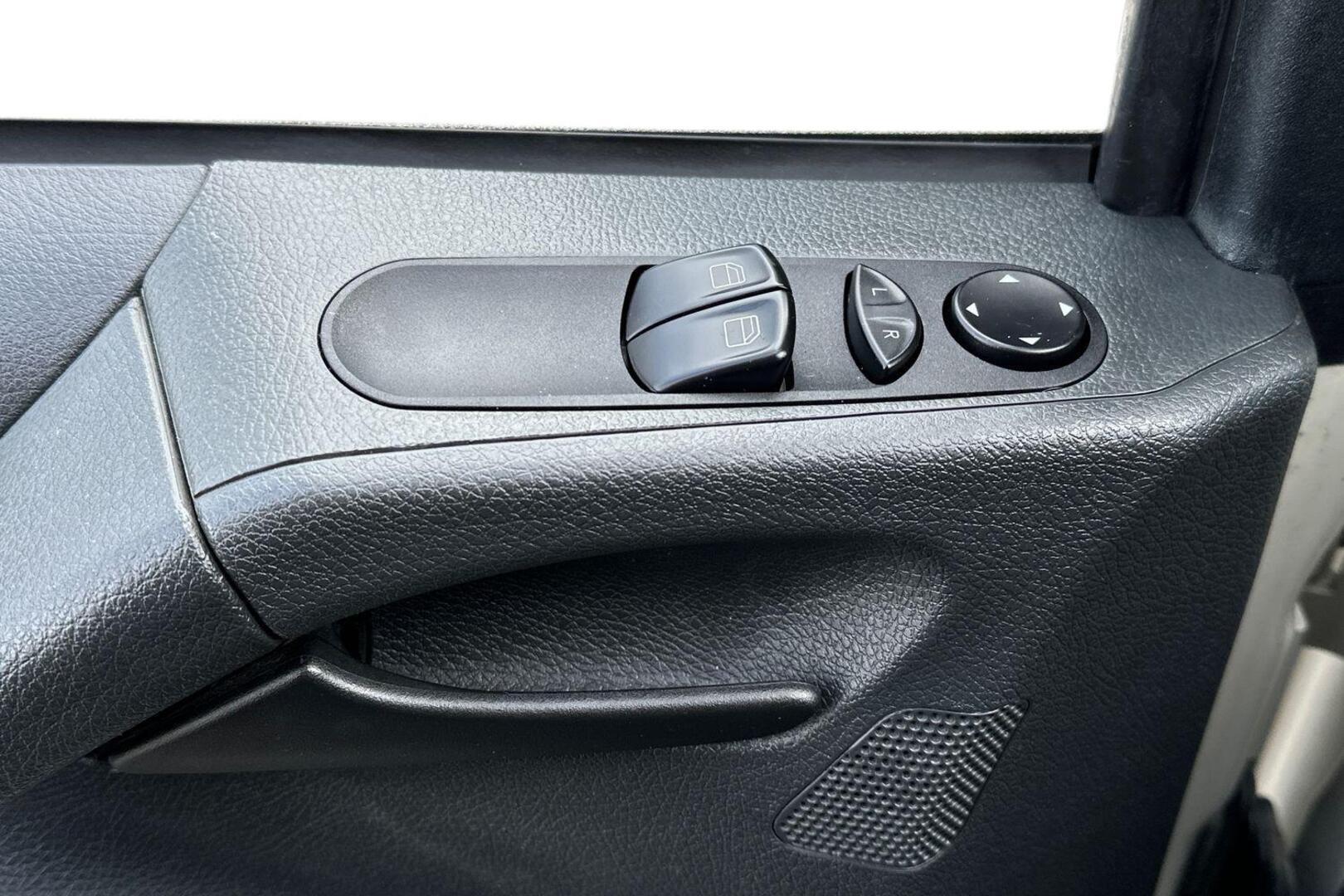 MERCEDES-BENZ Vito 2012