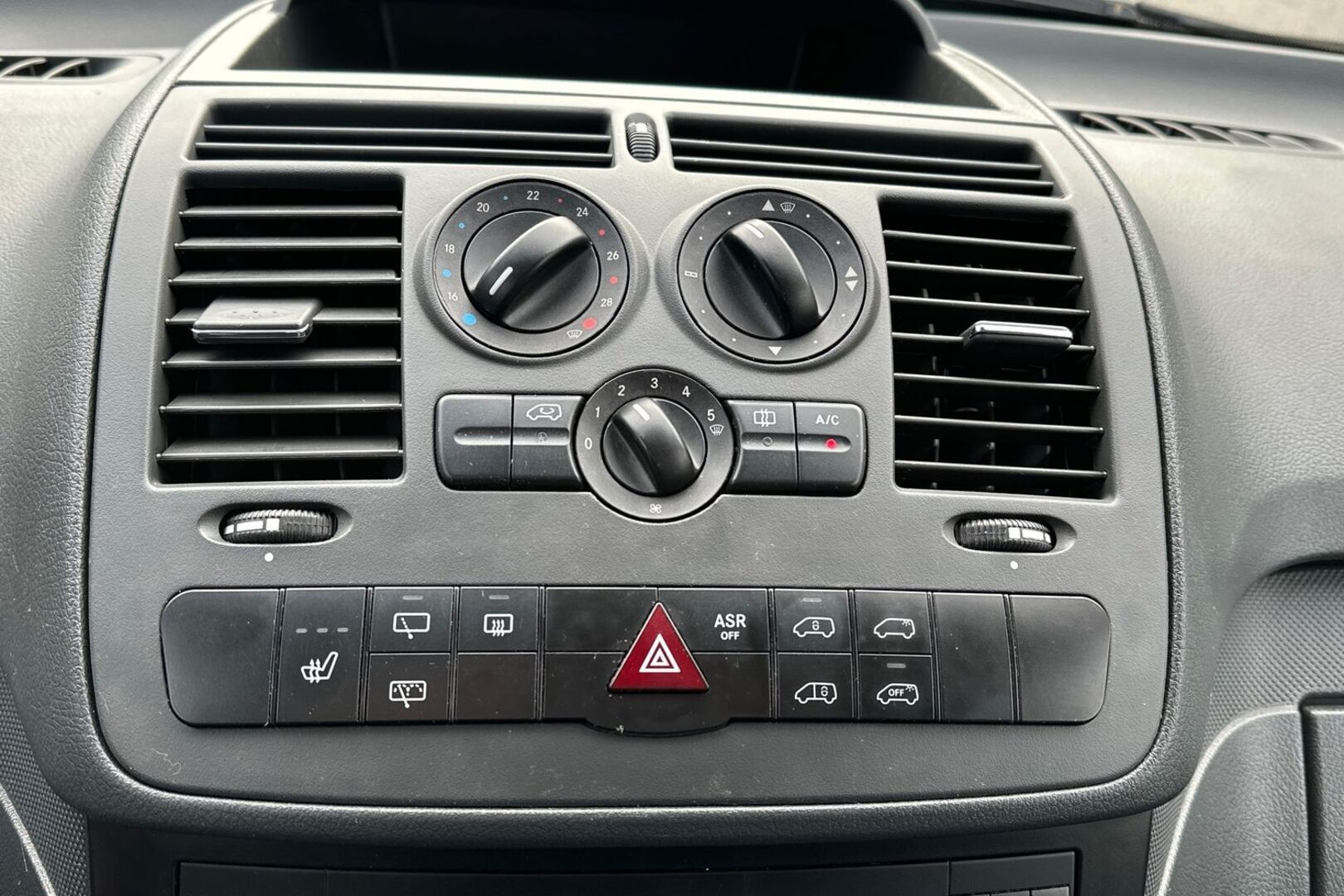 MERCEDES-BENZ Vito 2012