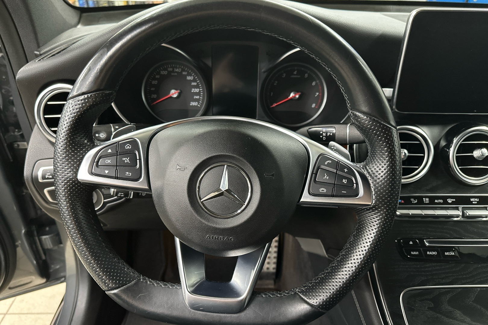 MERCEDES-BENZ GLC 2017