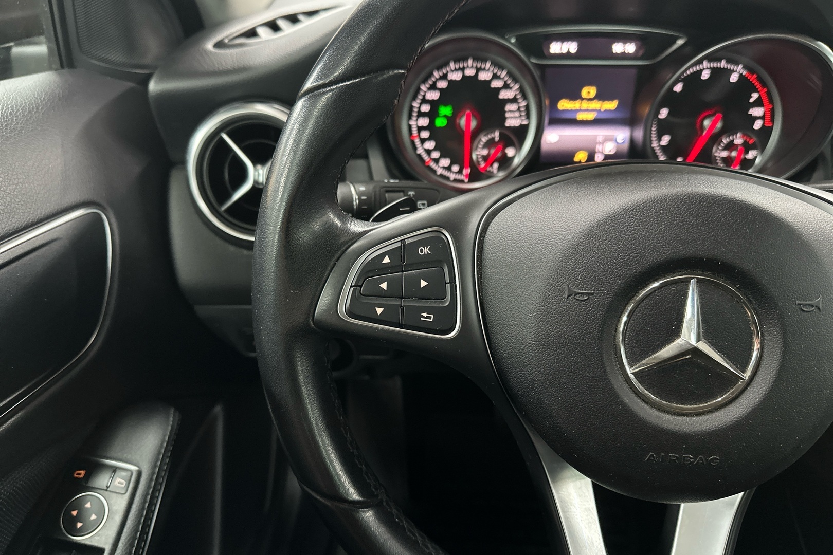 MERCEDES-BENZ GLA 2018