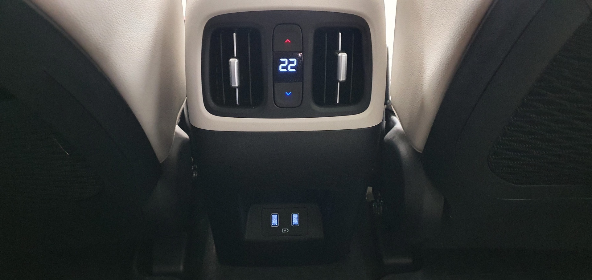 HYUNDAI Tucson 12