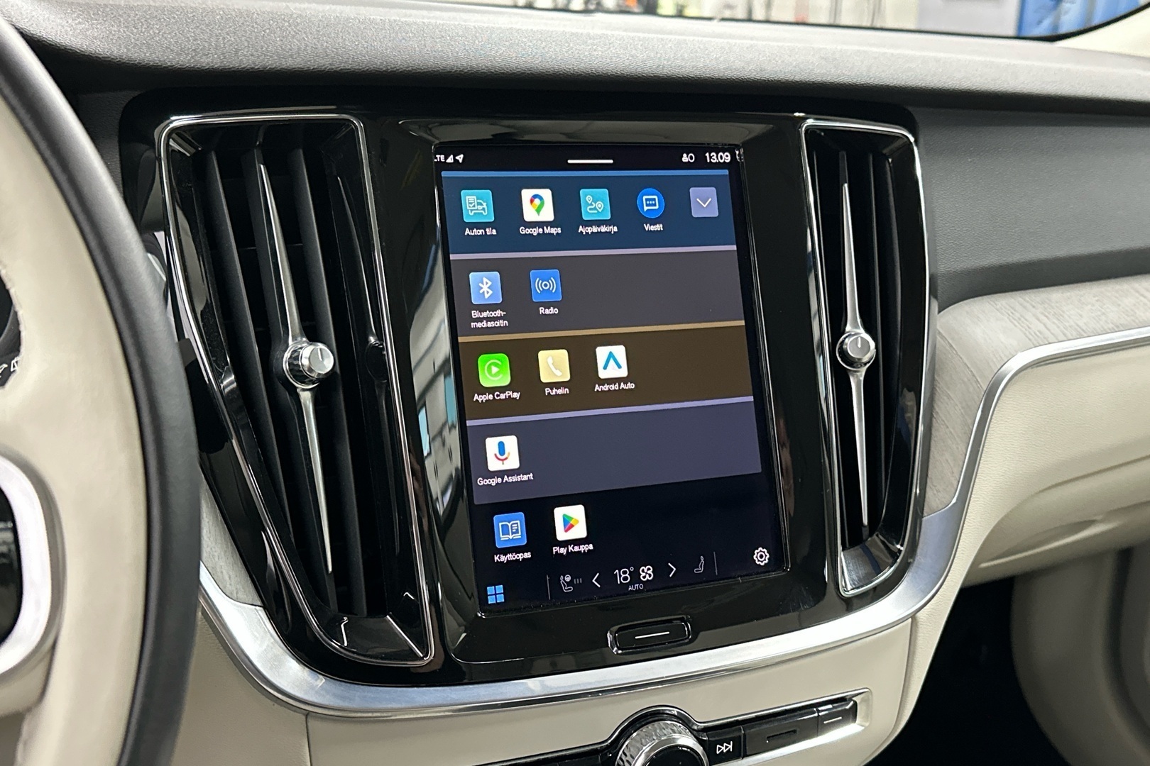 VOLVO V60 2023