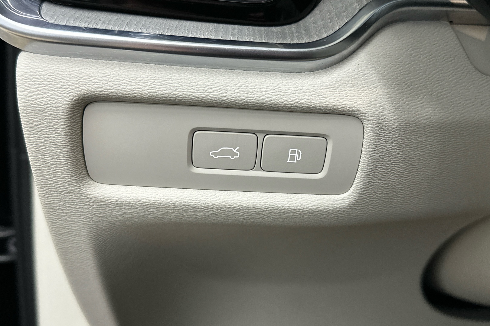 VOLVO V60 2023