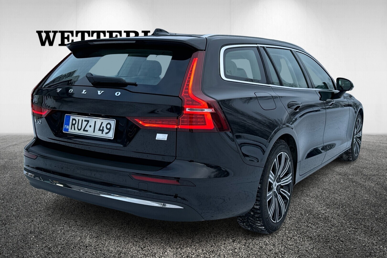 VOLVO V60 2023