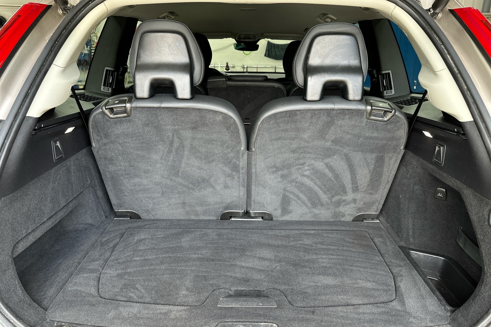 VOLVO XC90 2023
