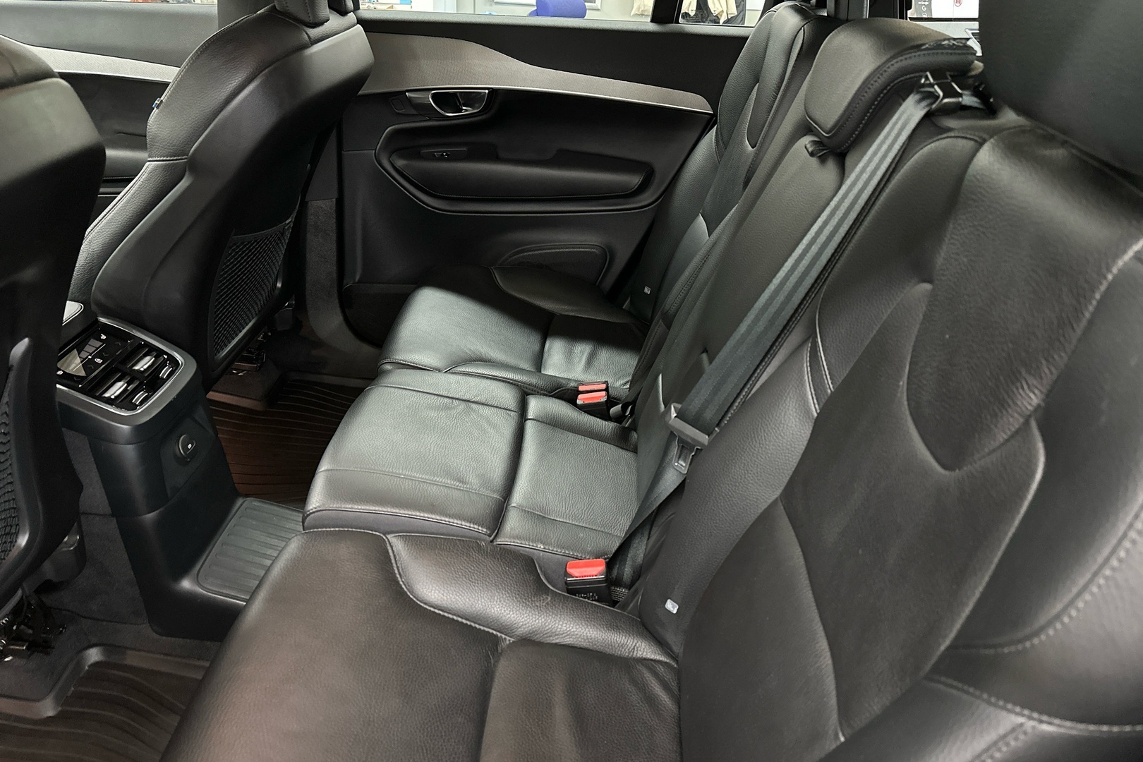 VOLVO XC90 2023
