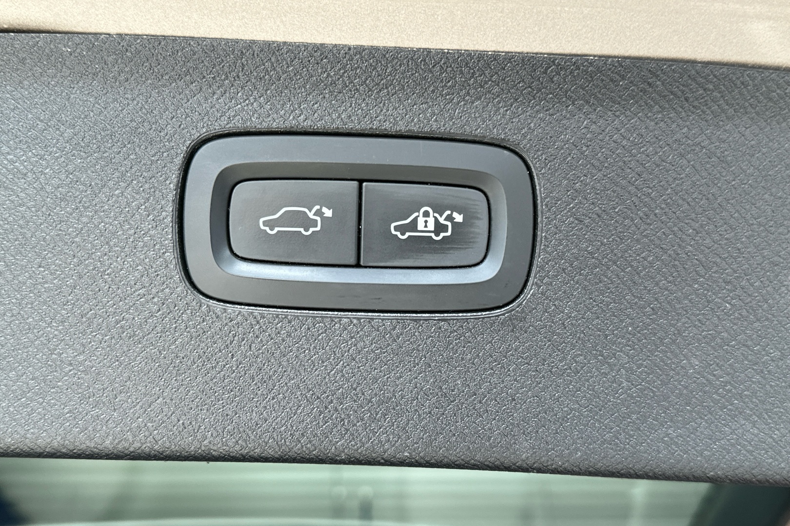VOLVO XC90 2023