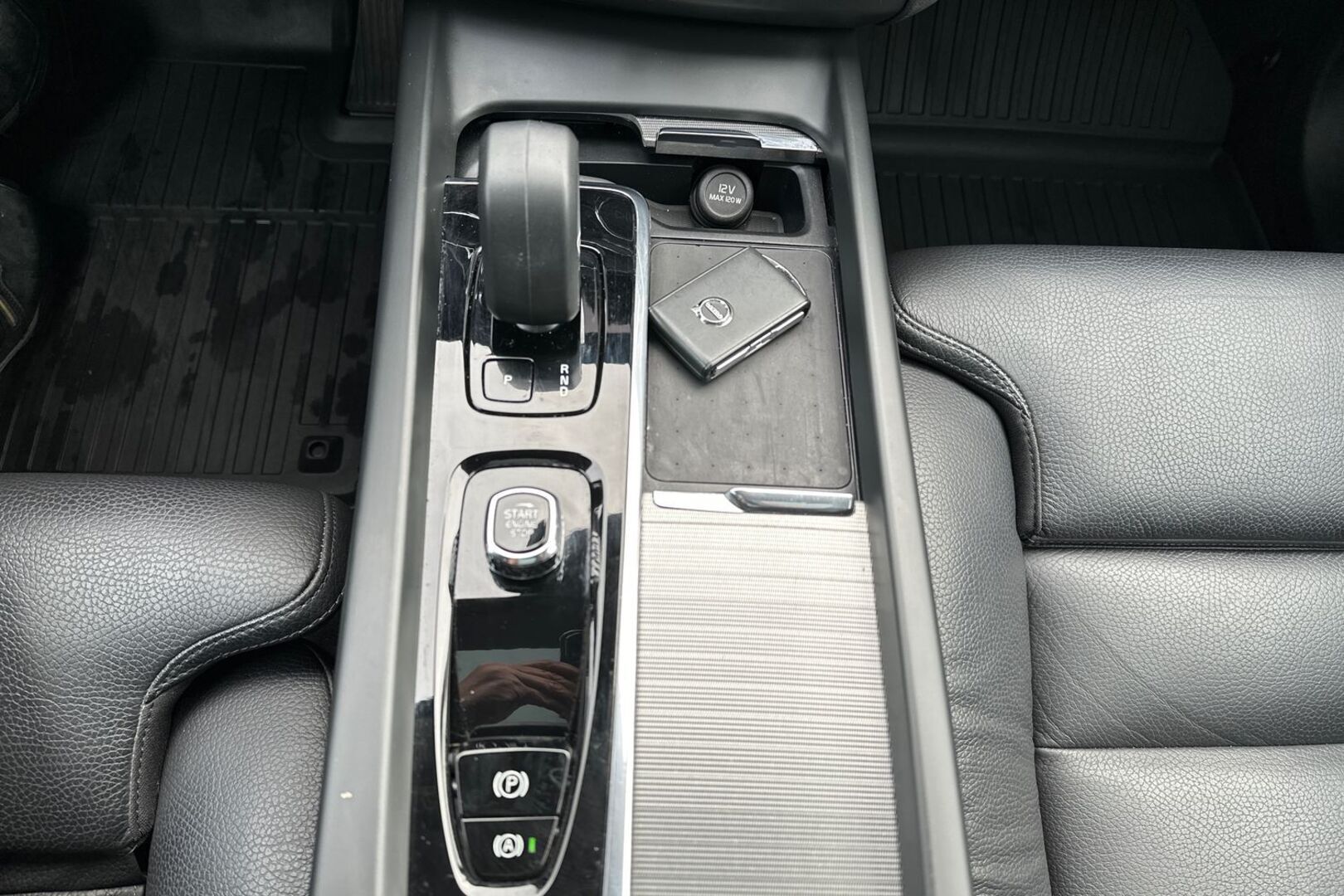 VOLVO XC60 20