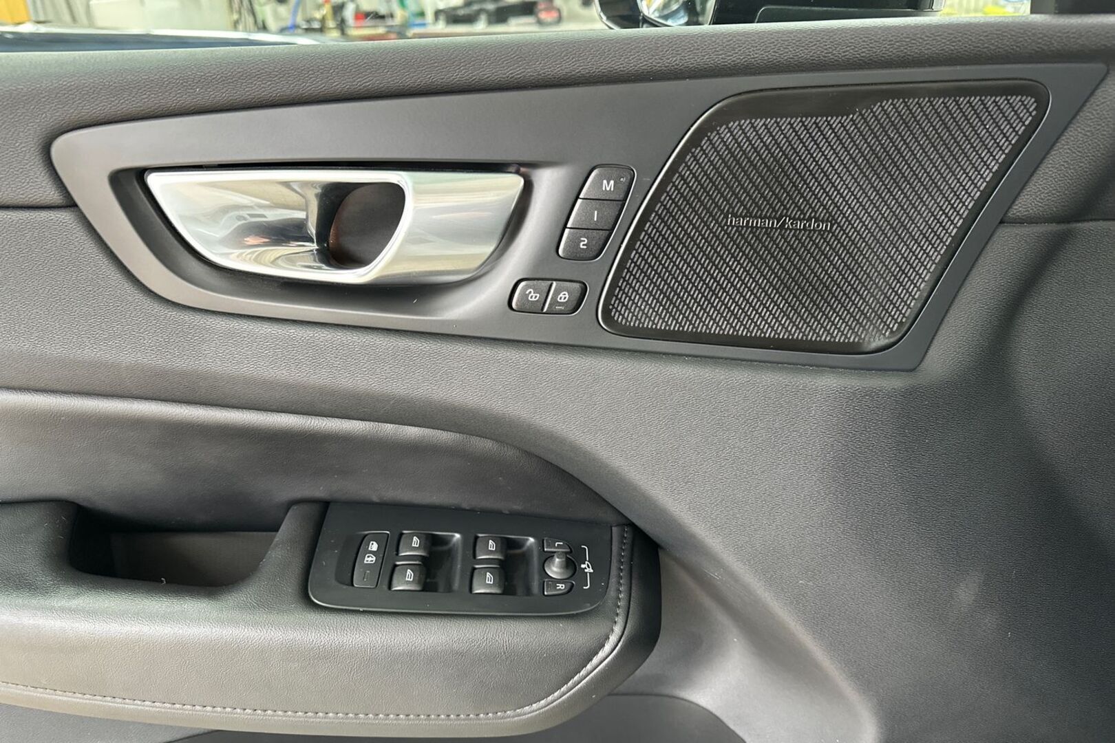 VOLVO XC60 29