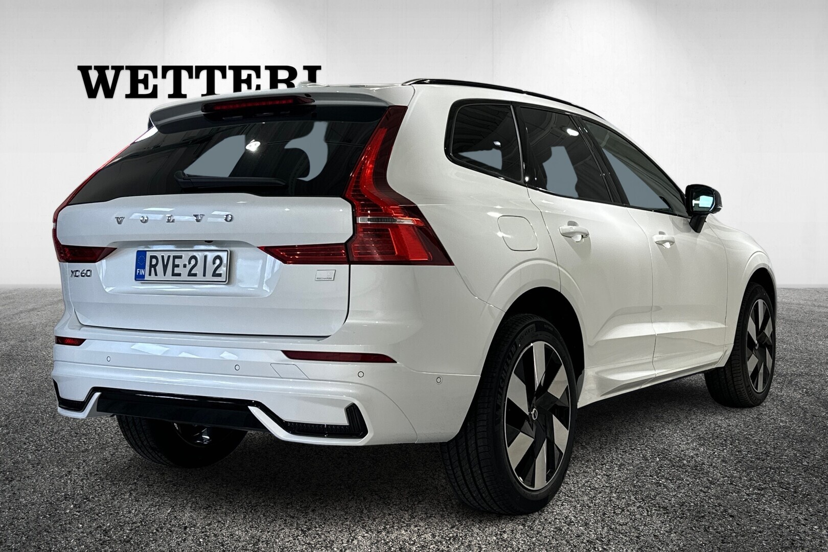 VOLVO XC60 2023