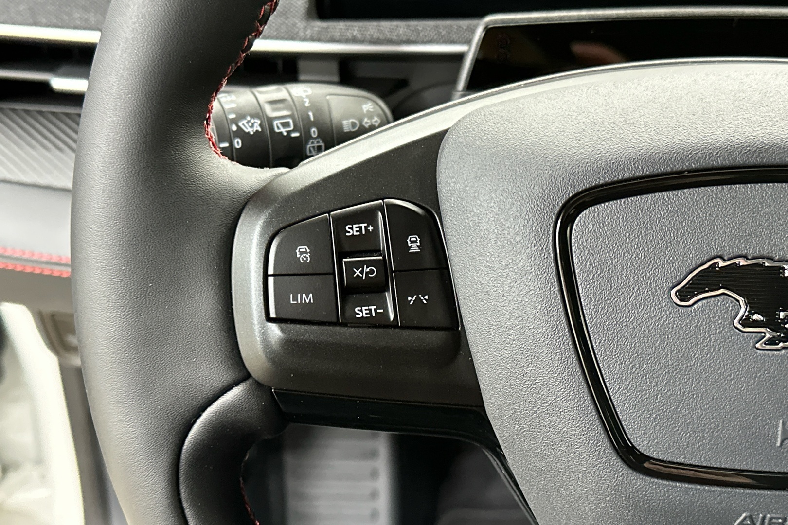 FORD Mustang Mach-E 2025