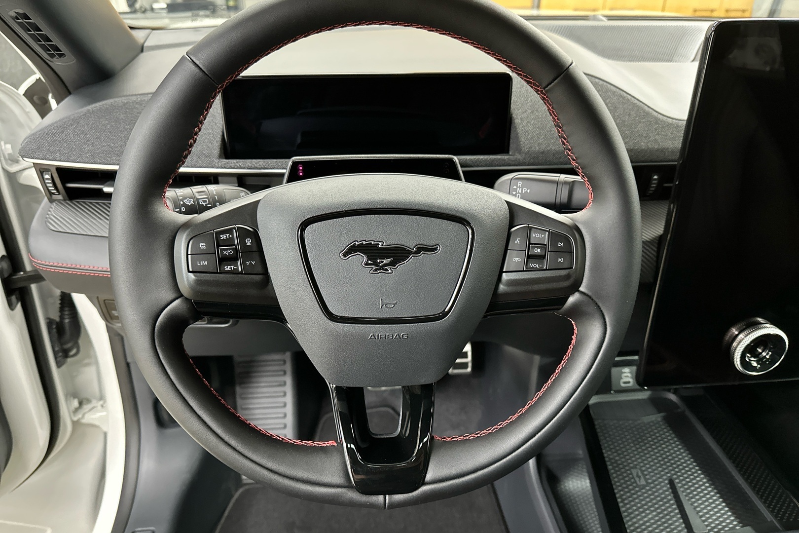 FORD Mustang Mach-E 2025