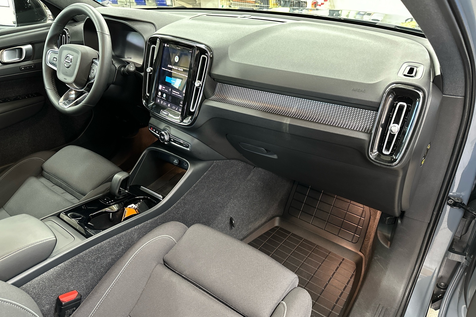 VOLVO XC40 2022