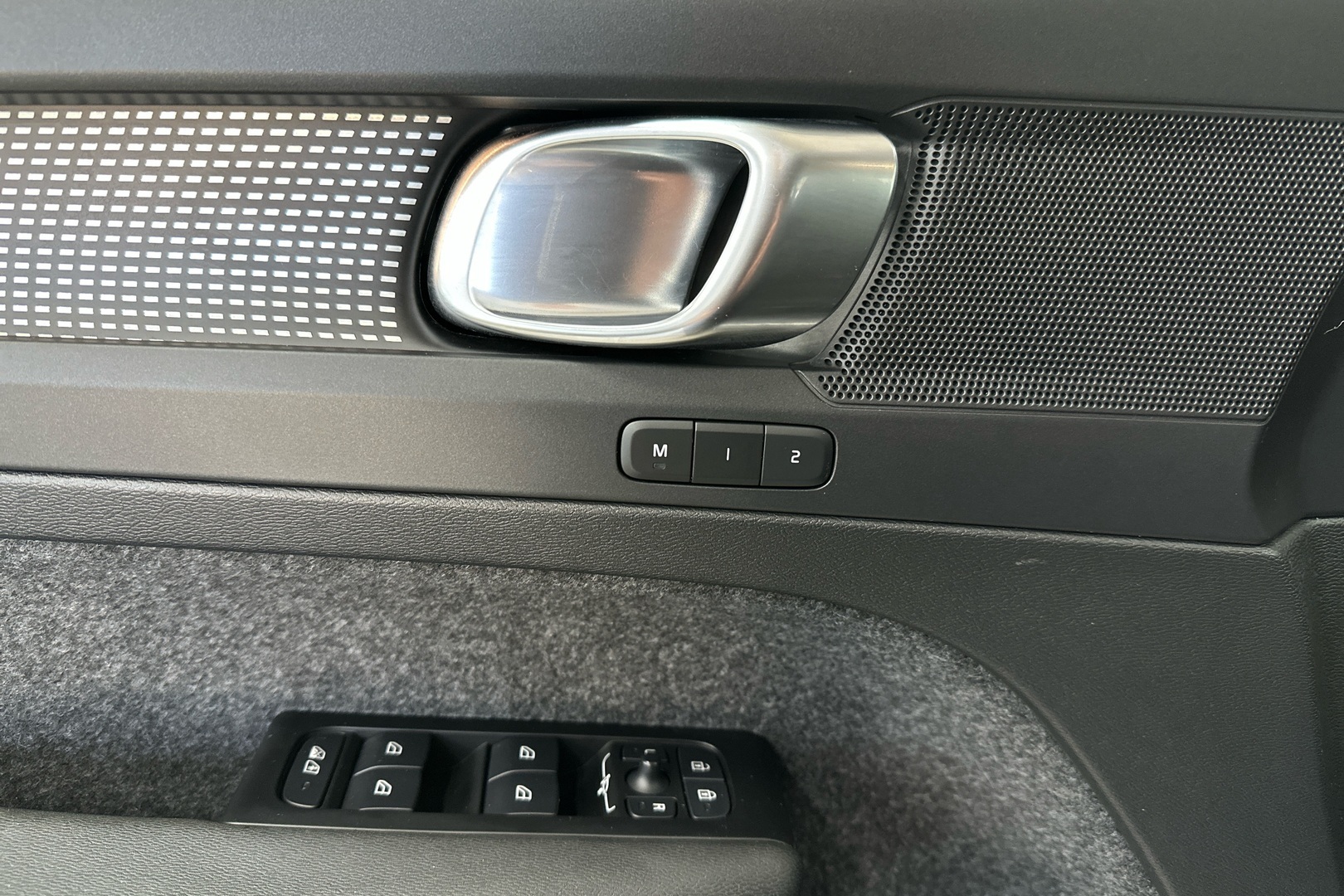 VOLVO XC40 2022