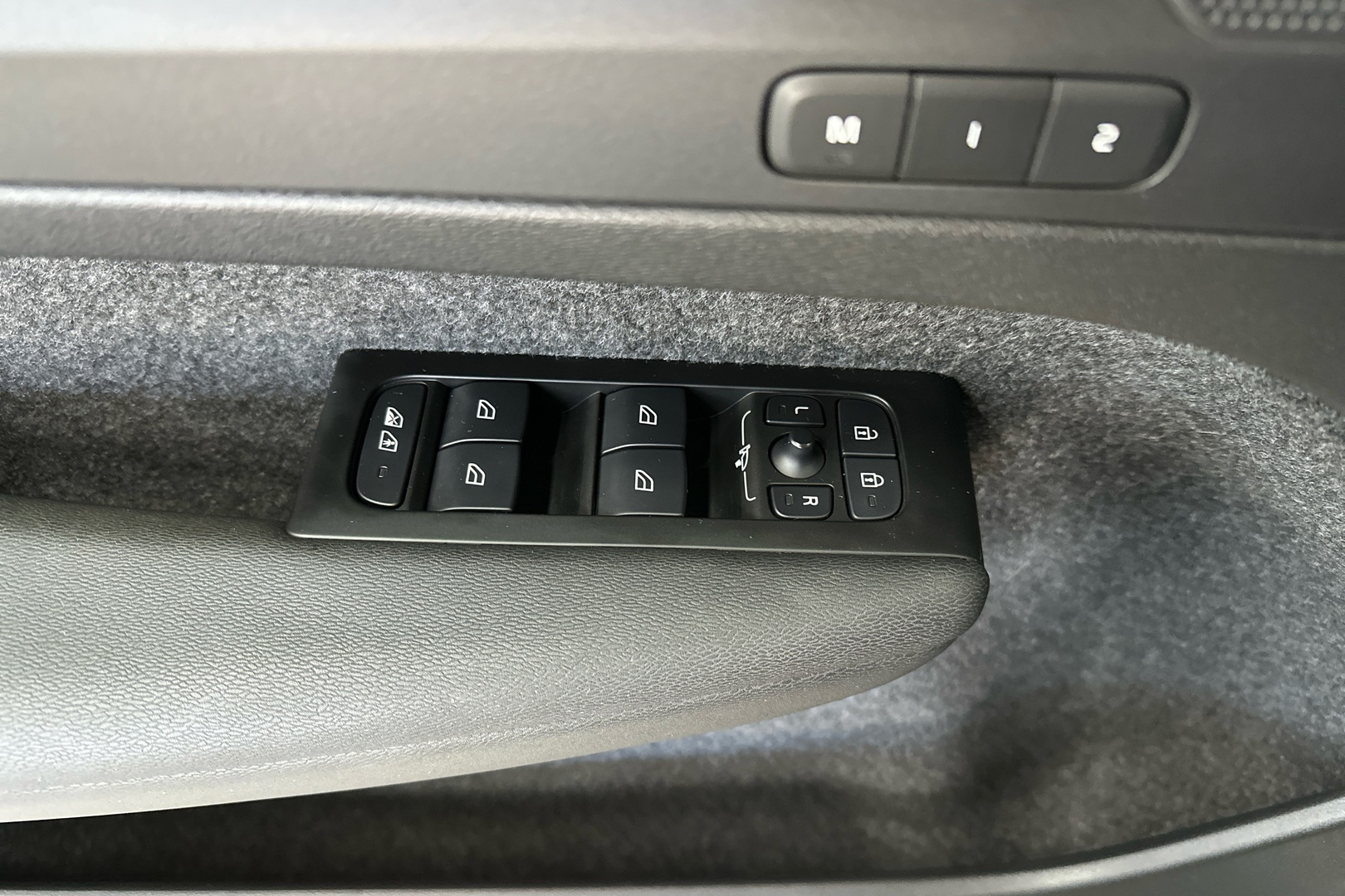 VOLVO XC40 2022