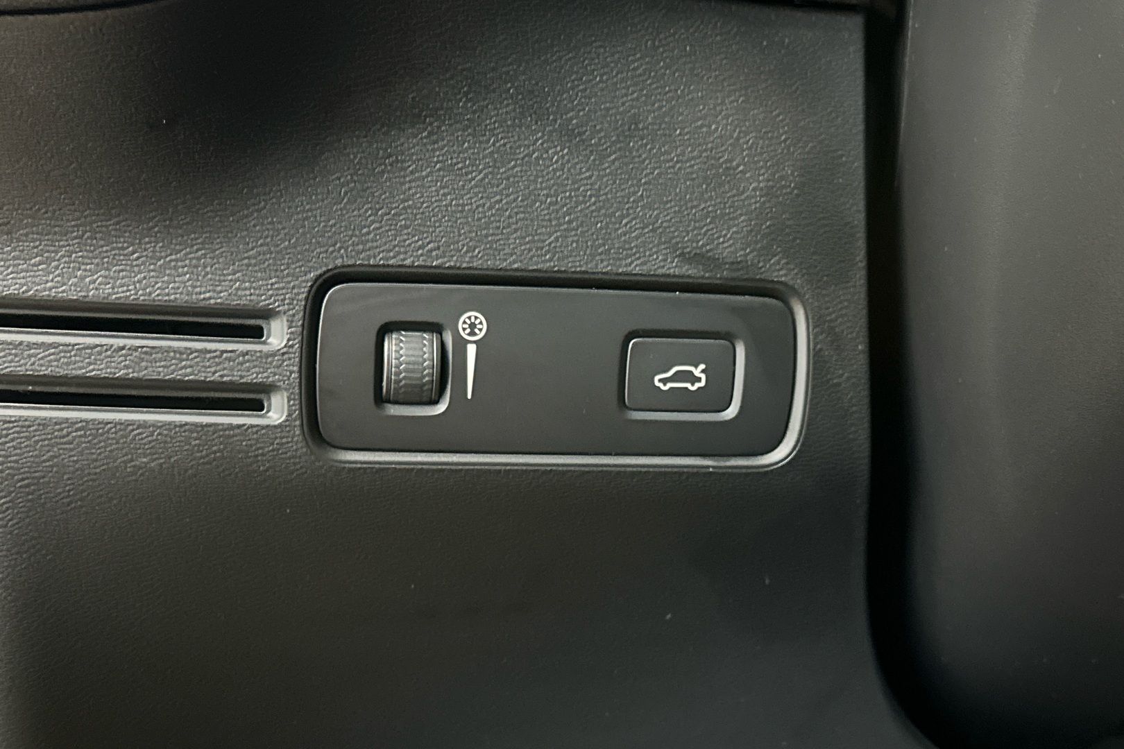 VOLVO XC40 2022