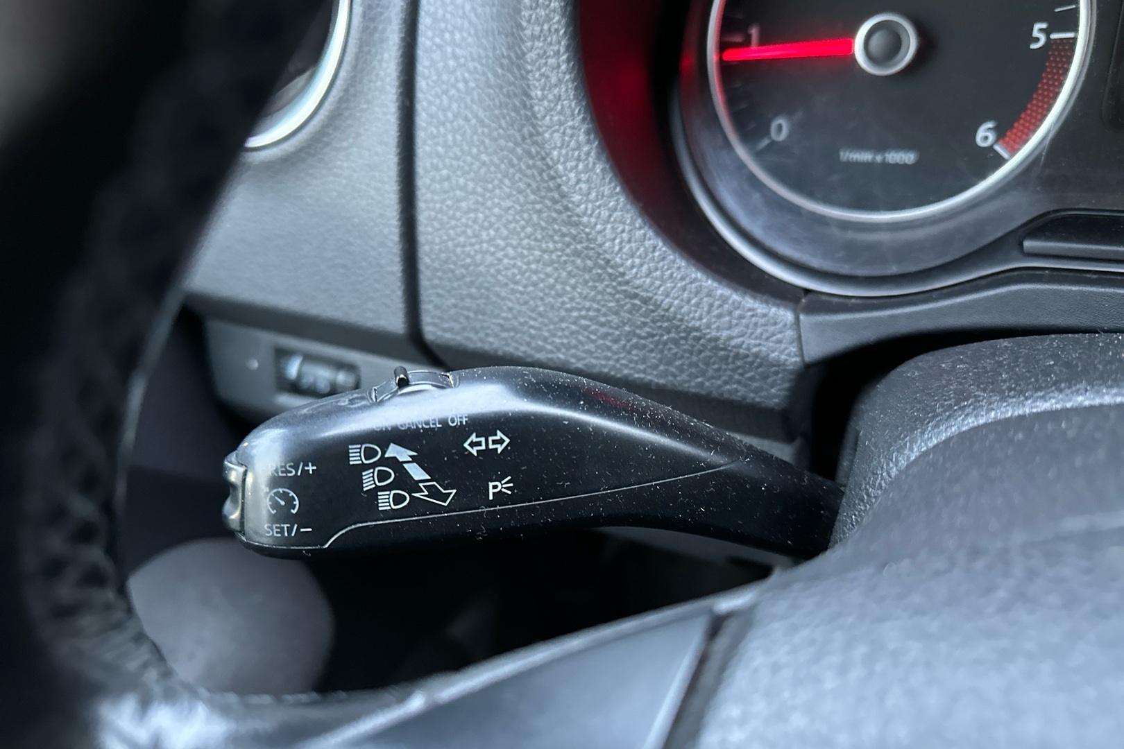 VOLKSWAGEN Amarok 2012