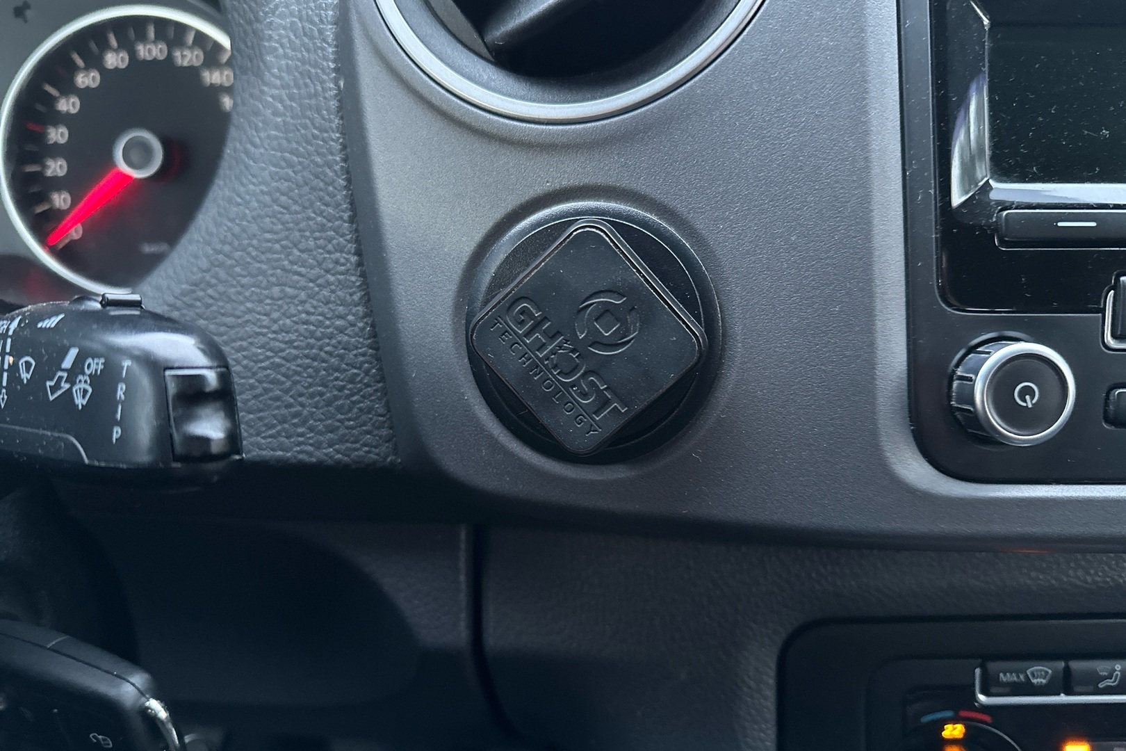 VOLKSWAGEN Amarok 2012