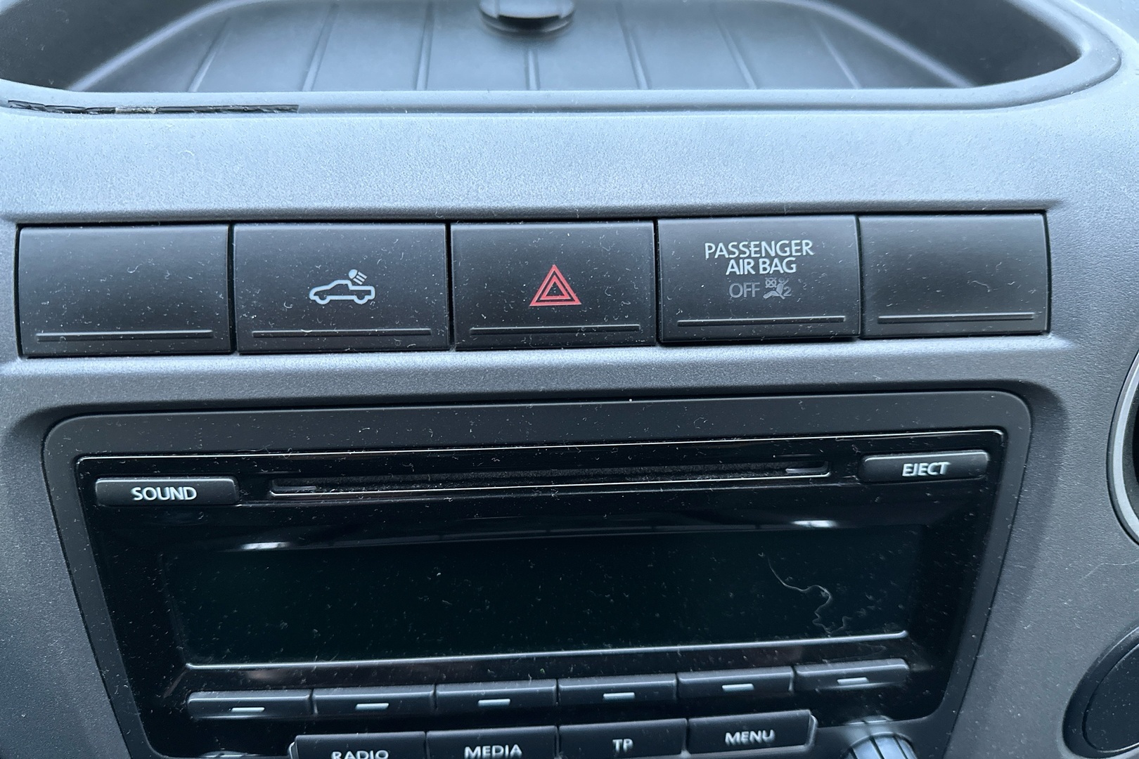 VOLKSWAGEN Amarok 2012