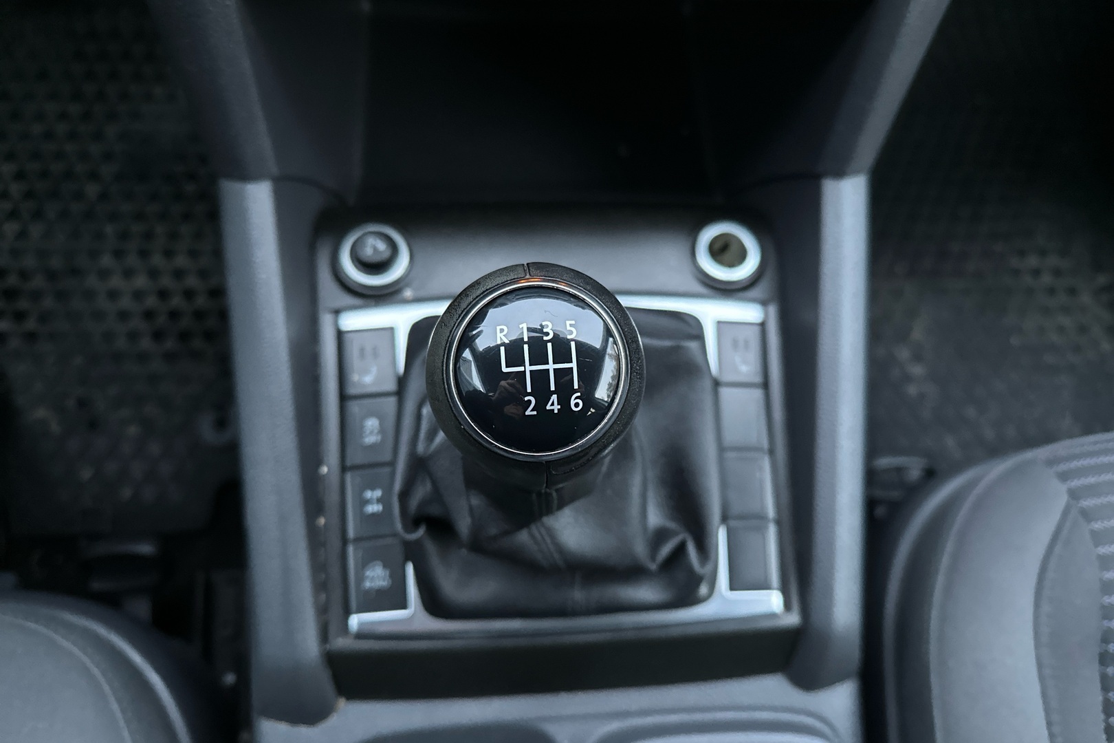 VOLKSWAGEN Amarok 2012