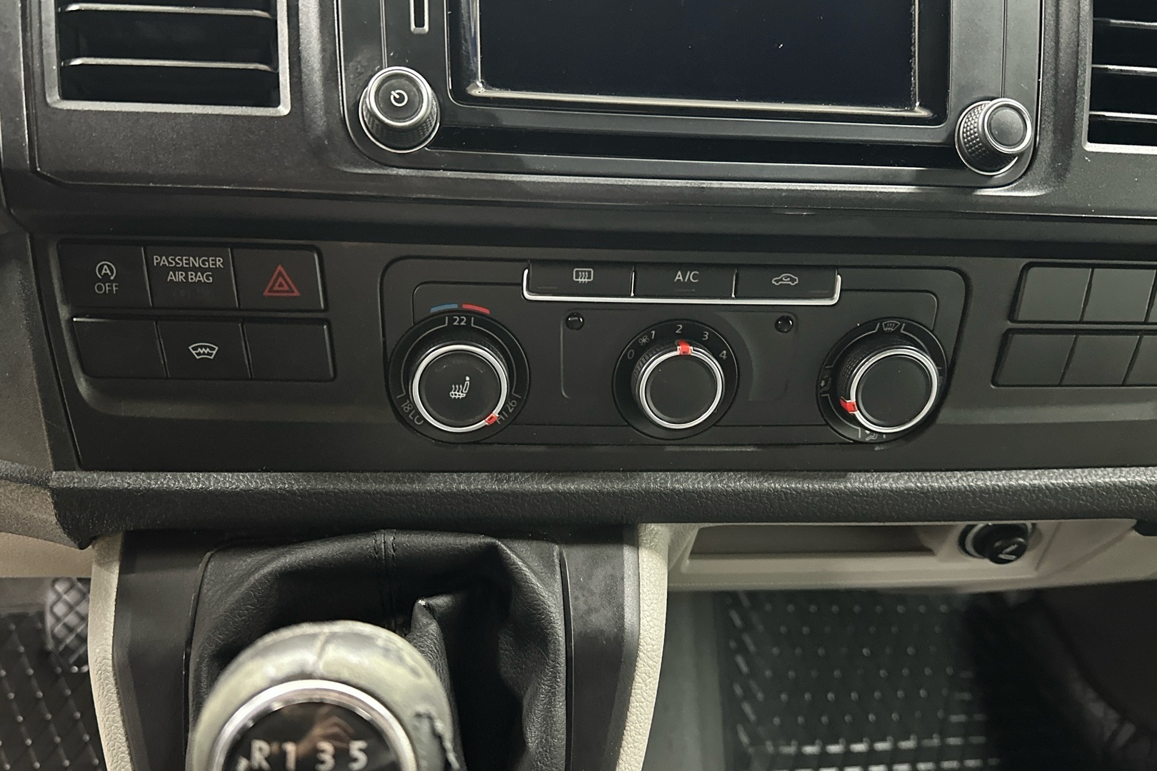 VOLKSWAGEN Transporter 2015