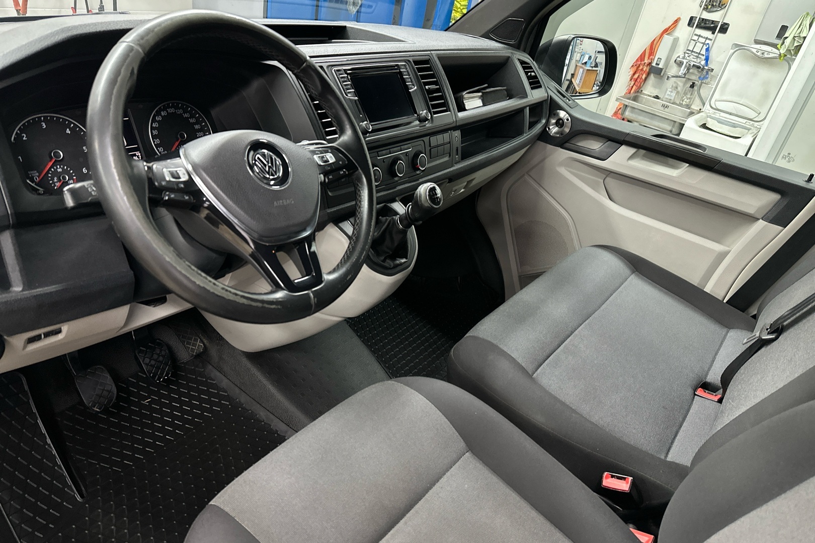 VOLKSWAGEN Transporter 2015