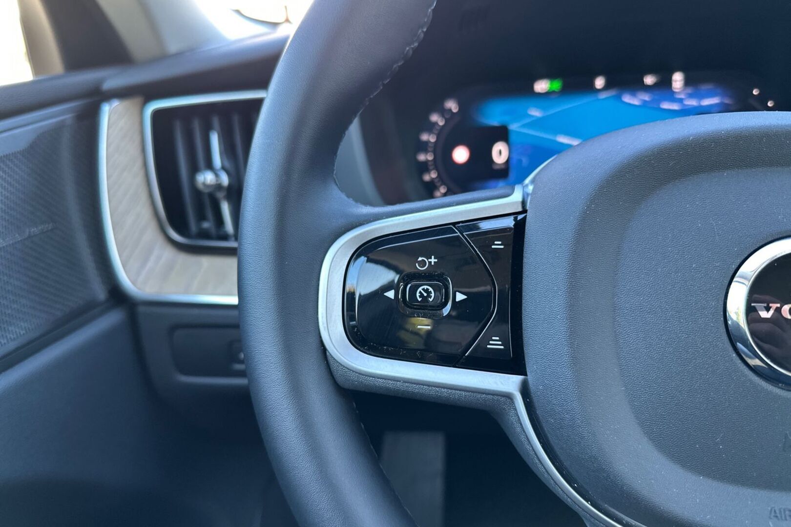 VOLVO XC60 2026