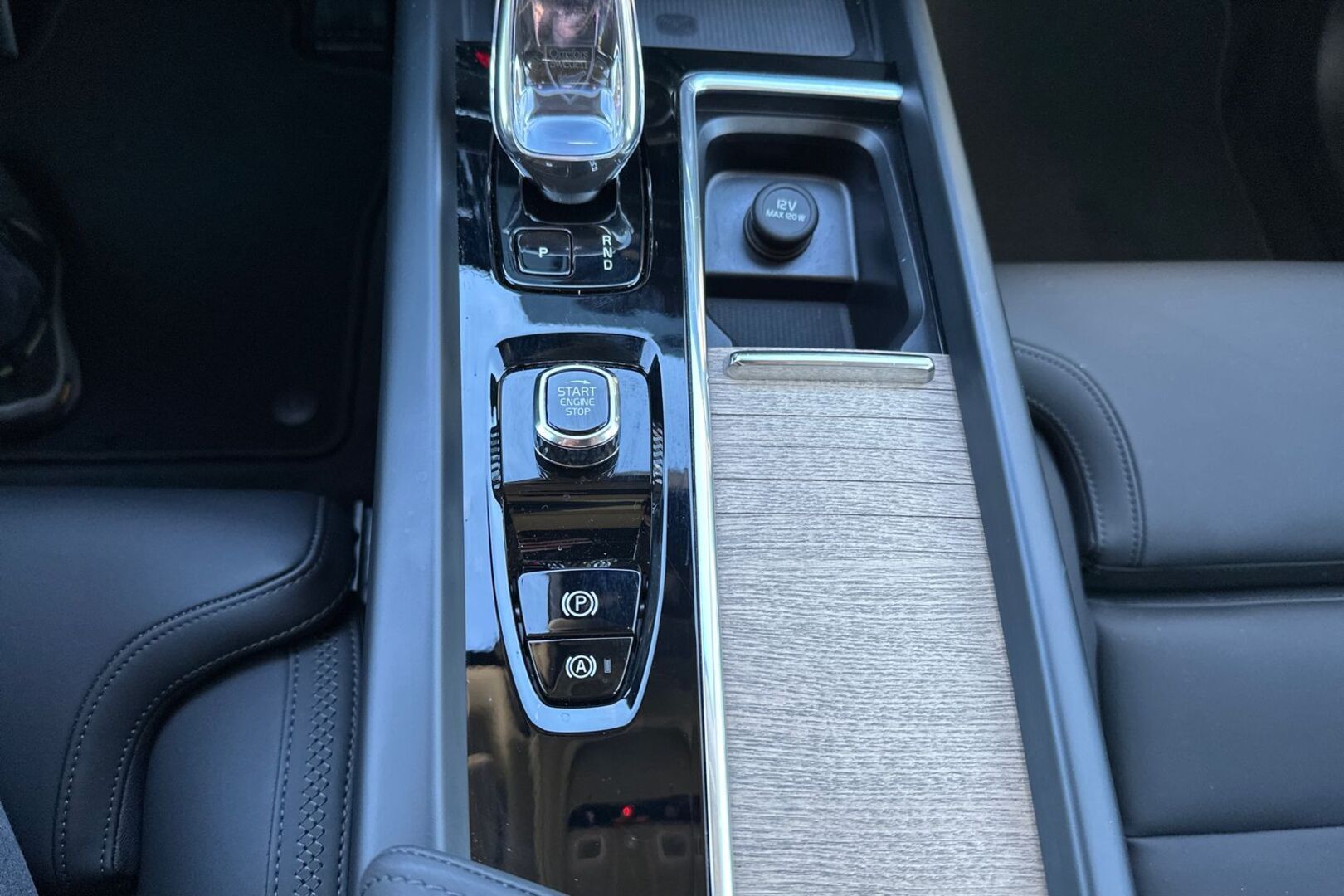 VOLVO XC60 2026