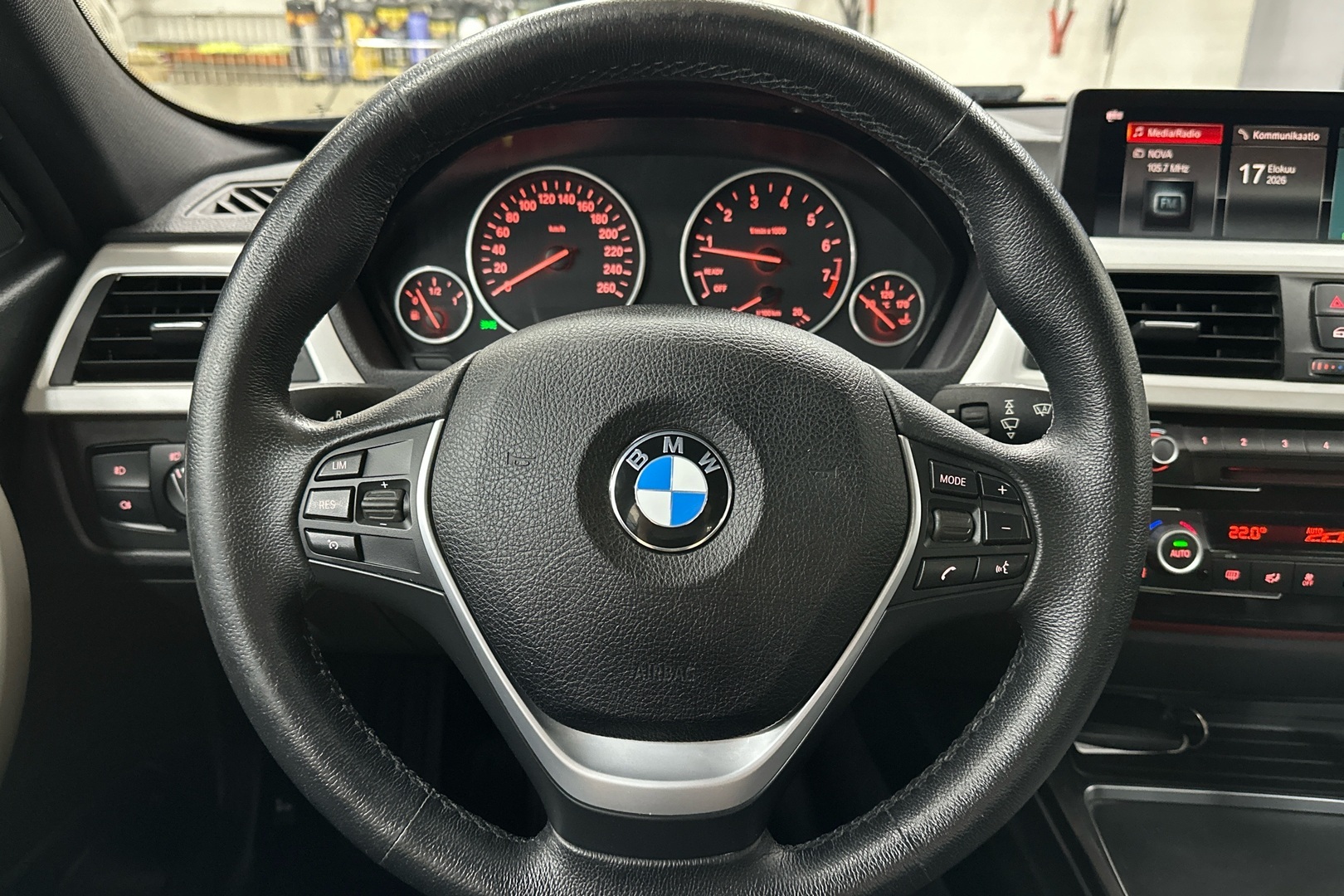 BMW 320 2016