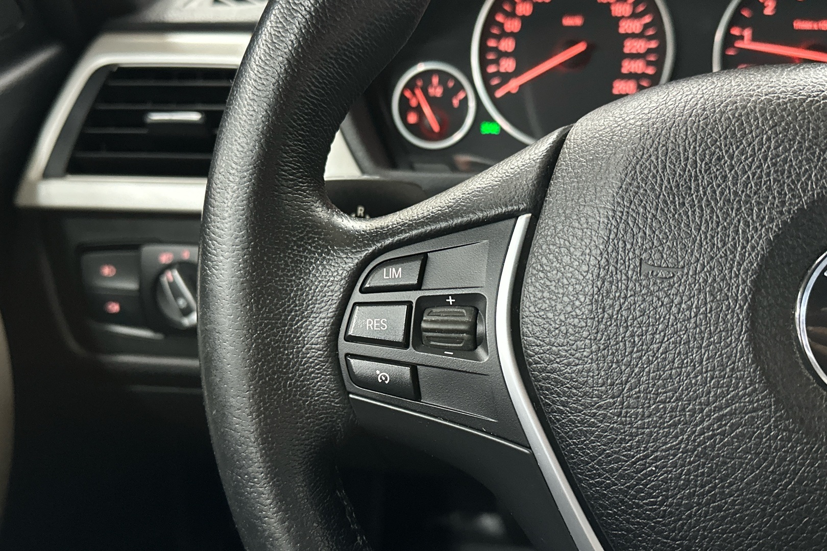 BMW 320 2016
