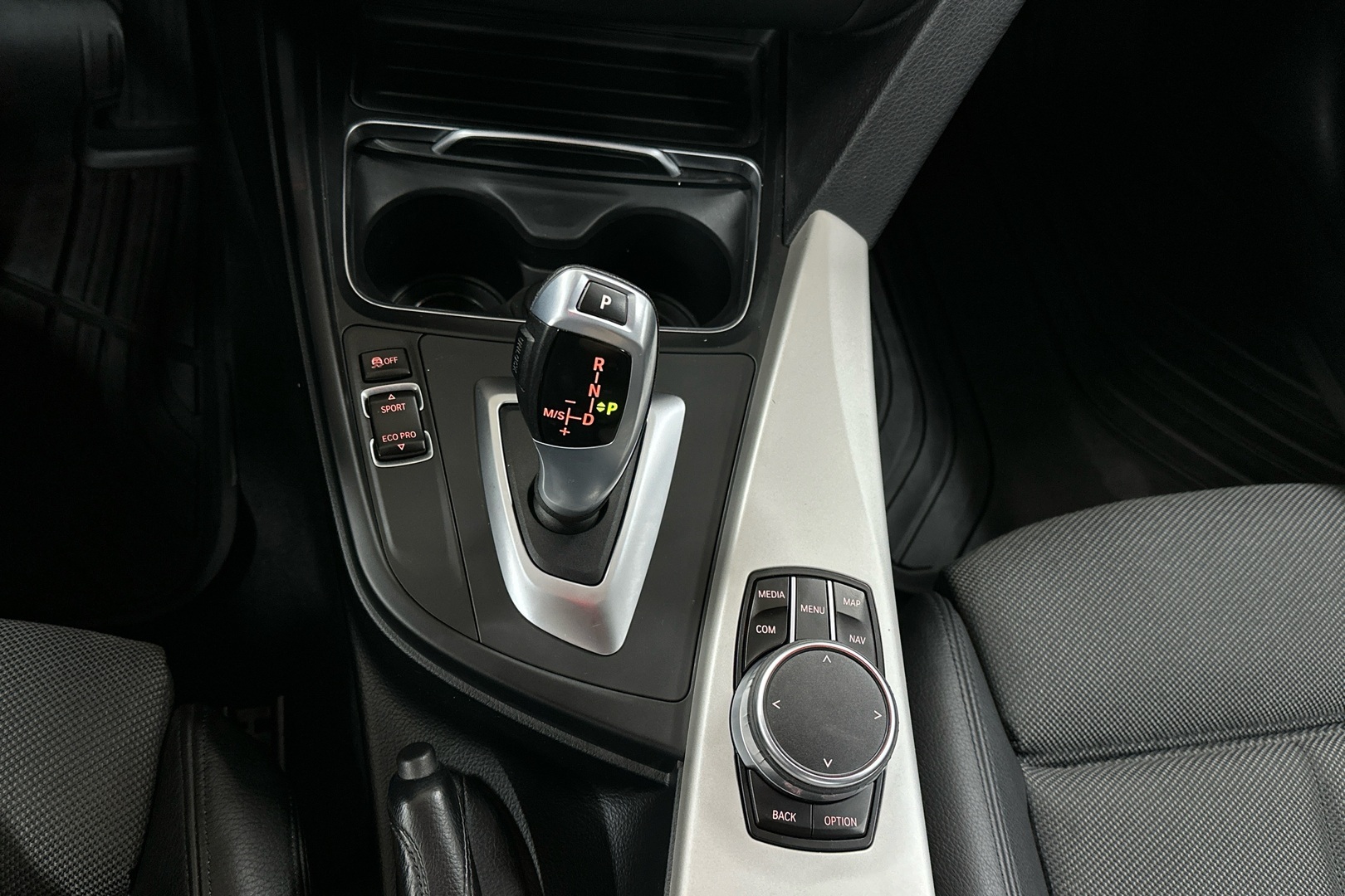 BMW 320 2016