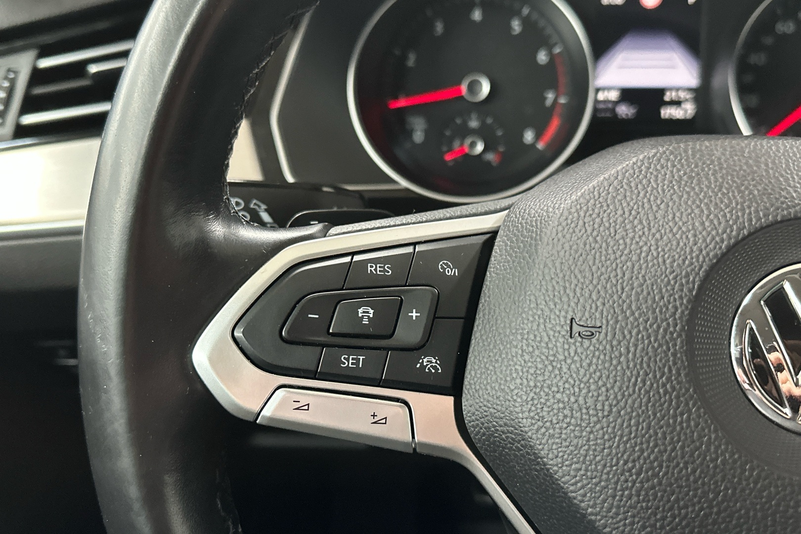 VOLKSWAGEN Passat 2020