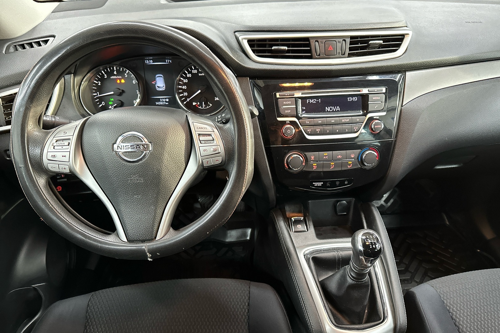 NISSAN Qashqai 2015