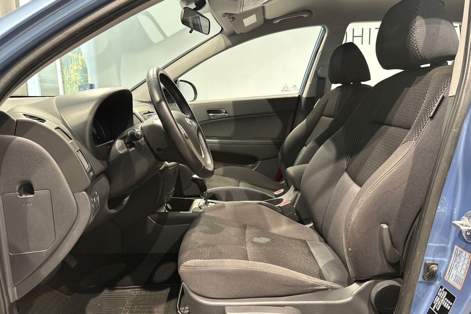 HYUNDAI i30 2011