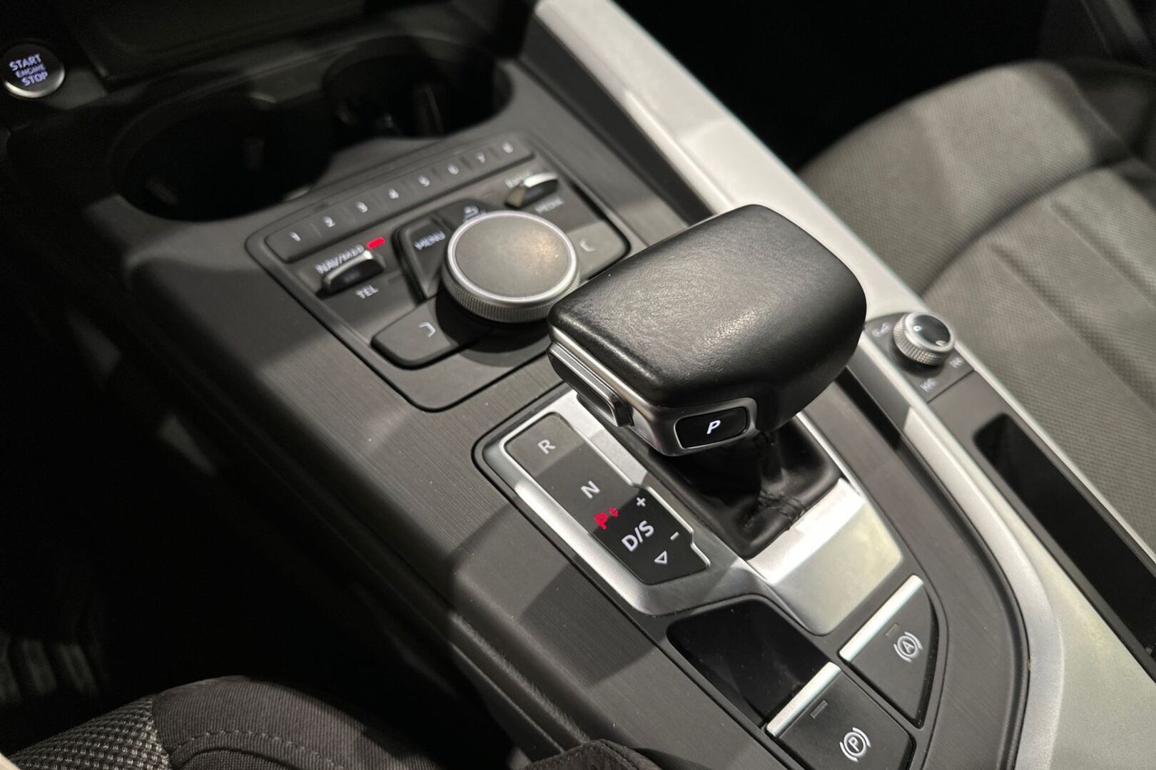 AUDI A4 2017