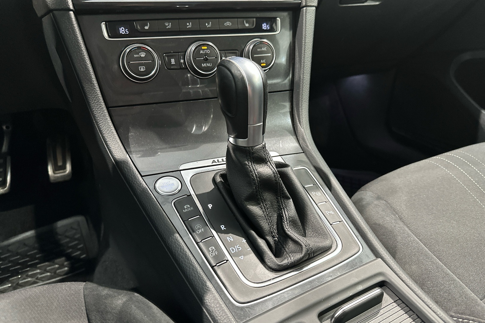 VOLKSWAGEN Golf 2018