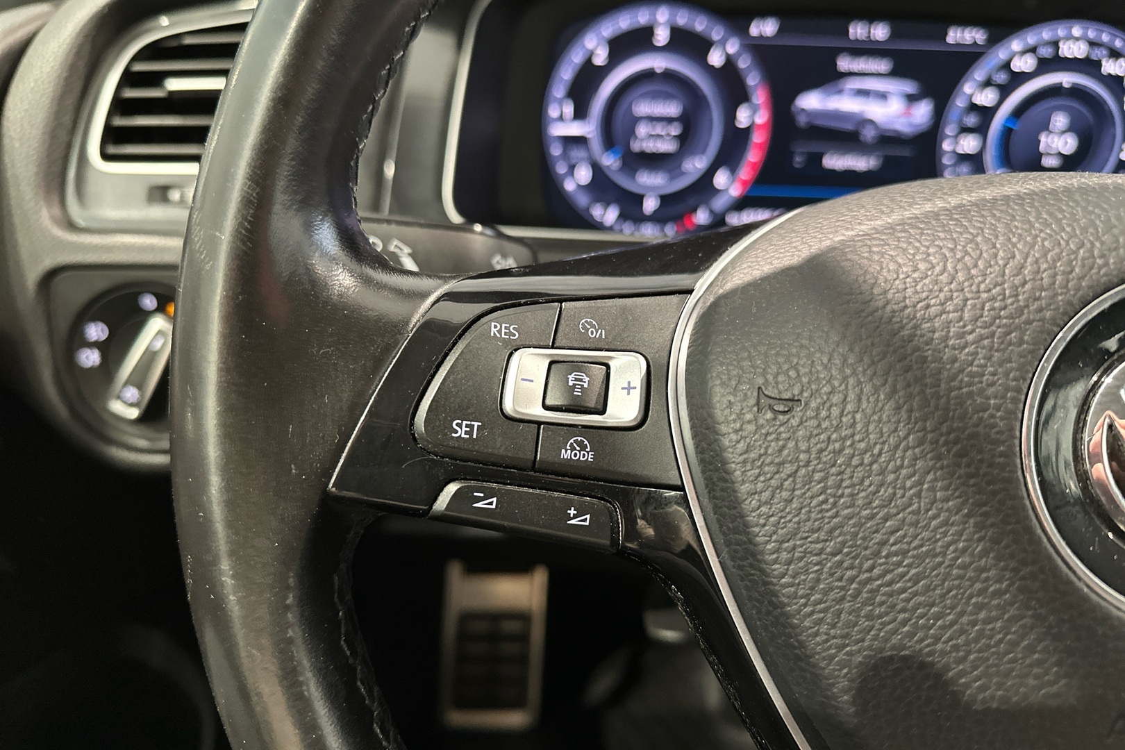 VOLKSWAGEN Golf 2018
