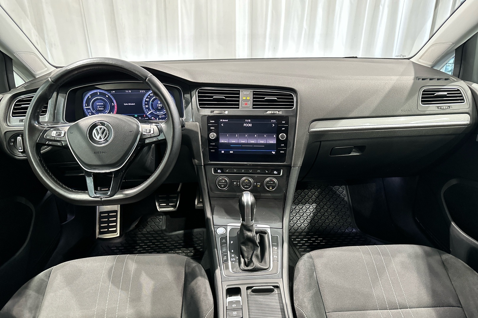 VOLKSWAGEN Golf 2018