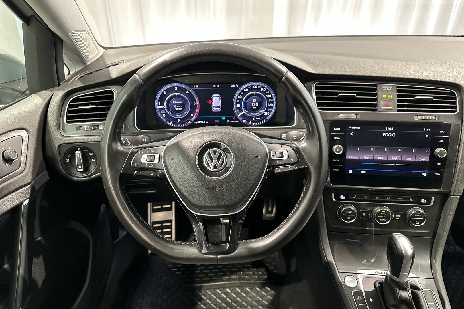 VOLKSWAGEN Golf 2018