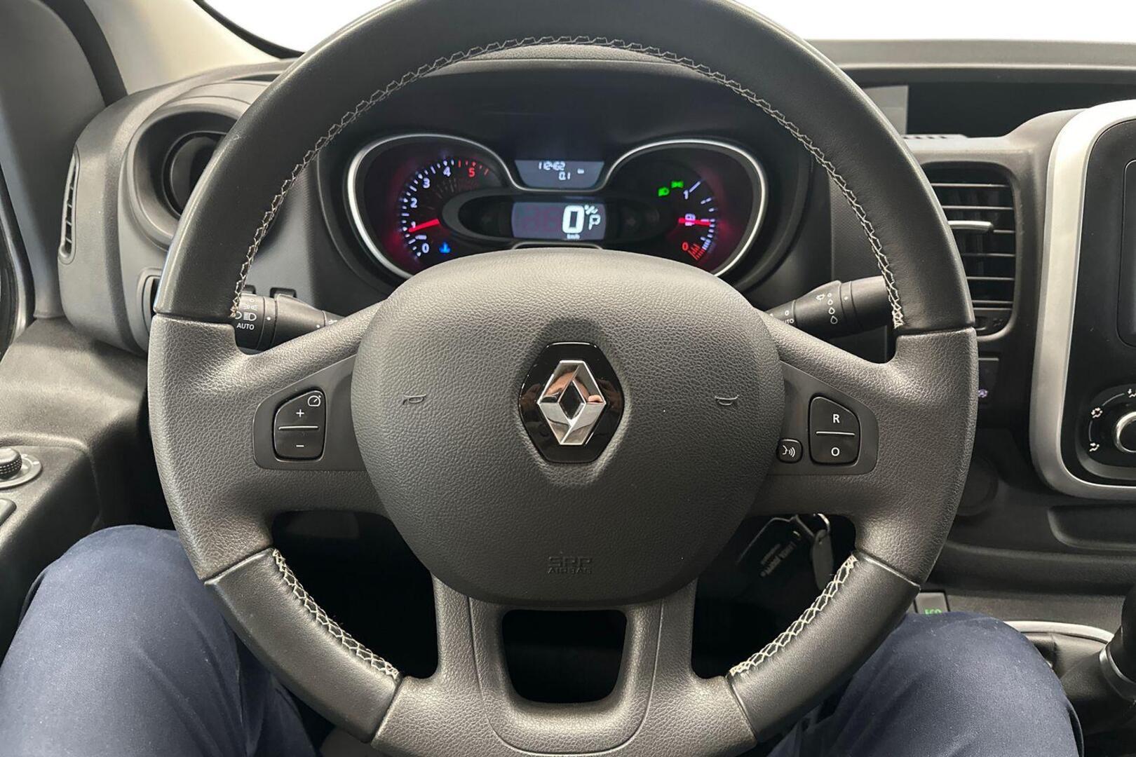 RENAULT Trafic 10
