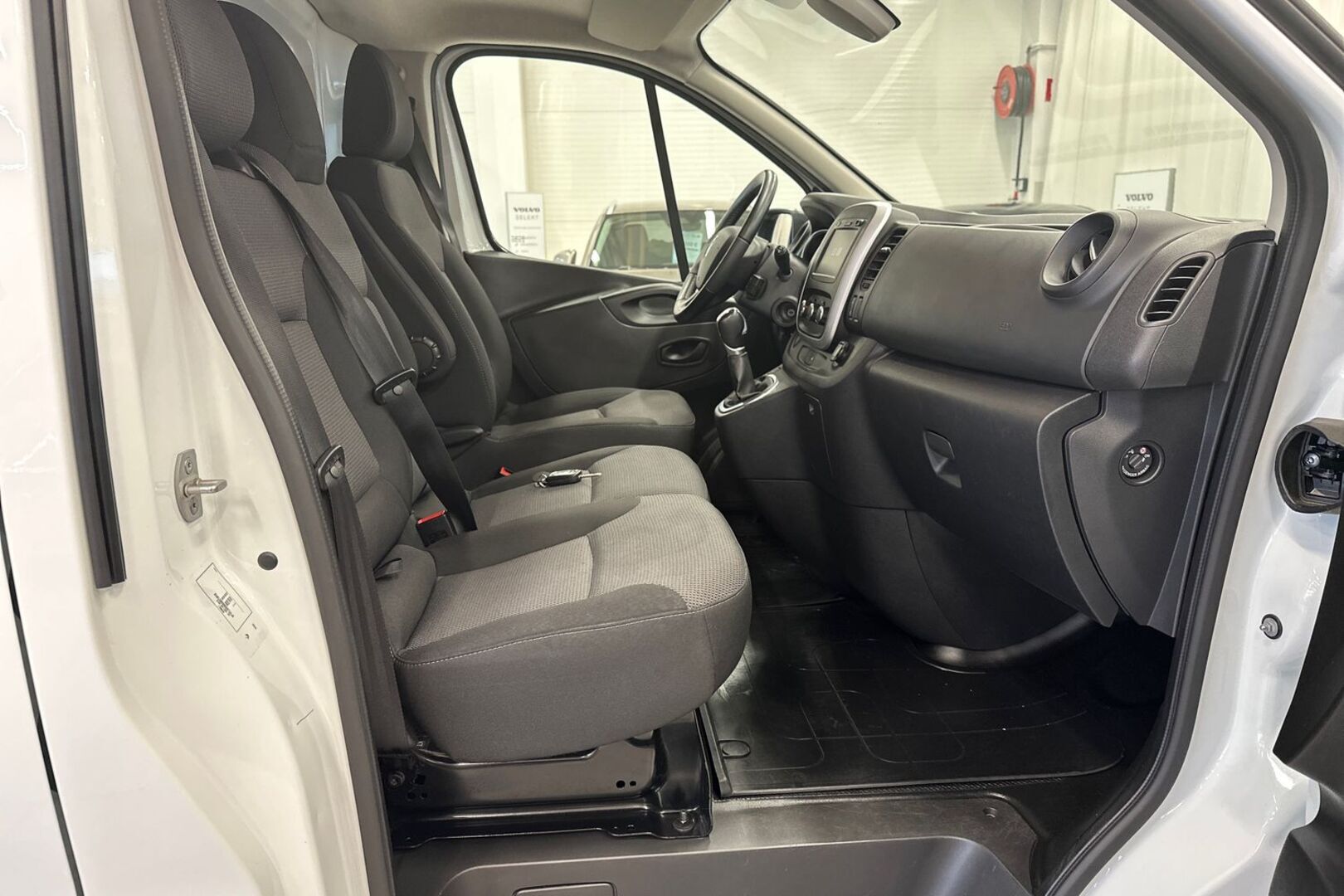 RENAULT Trafic 17