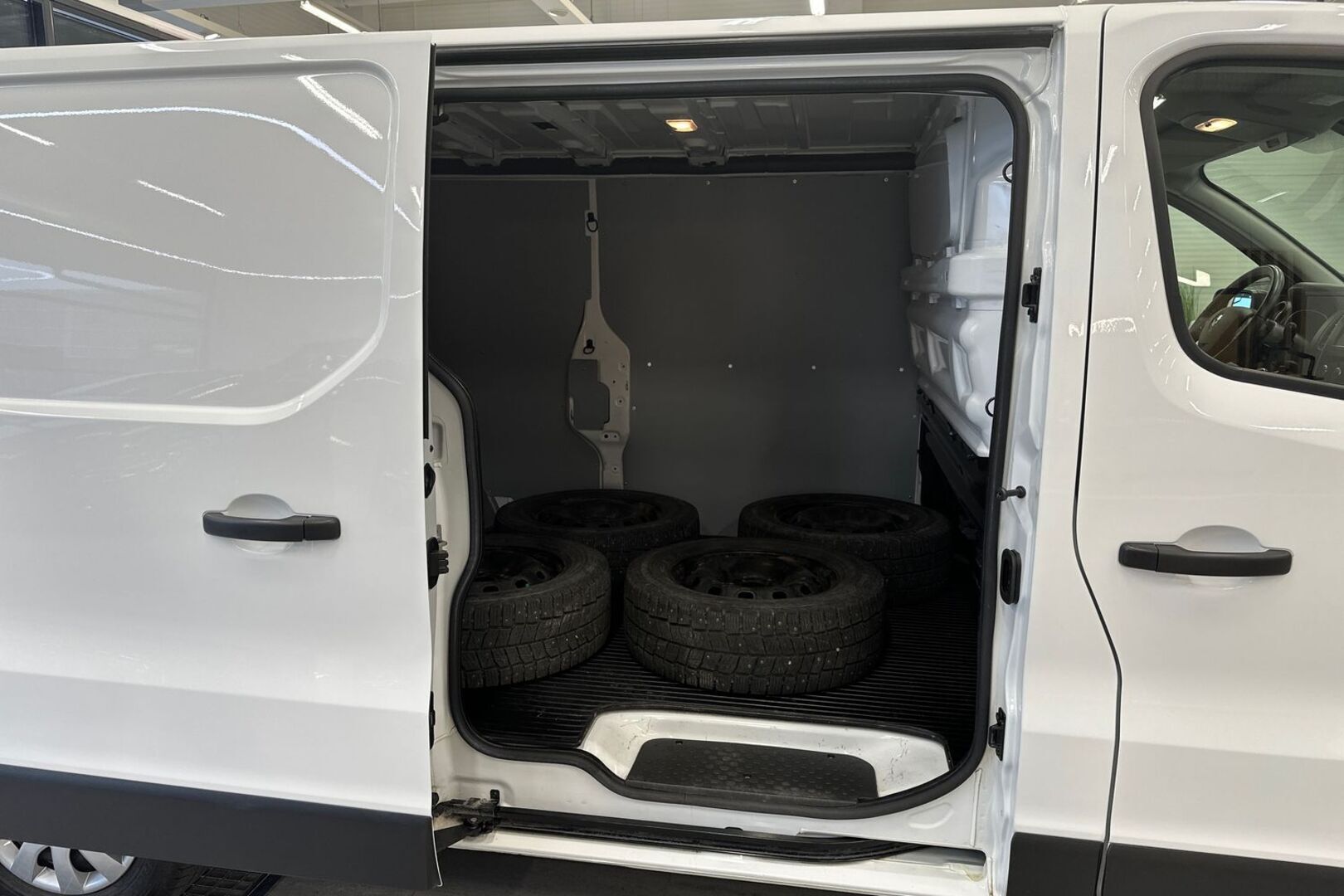 RENAULT Trafic 19