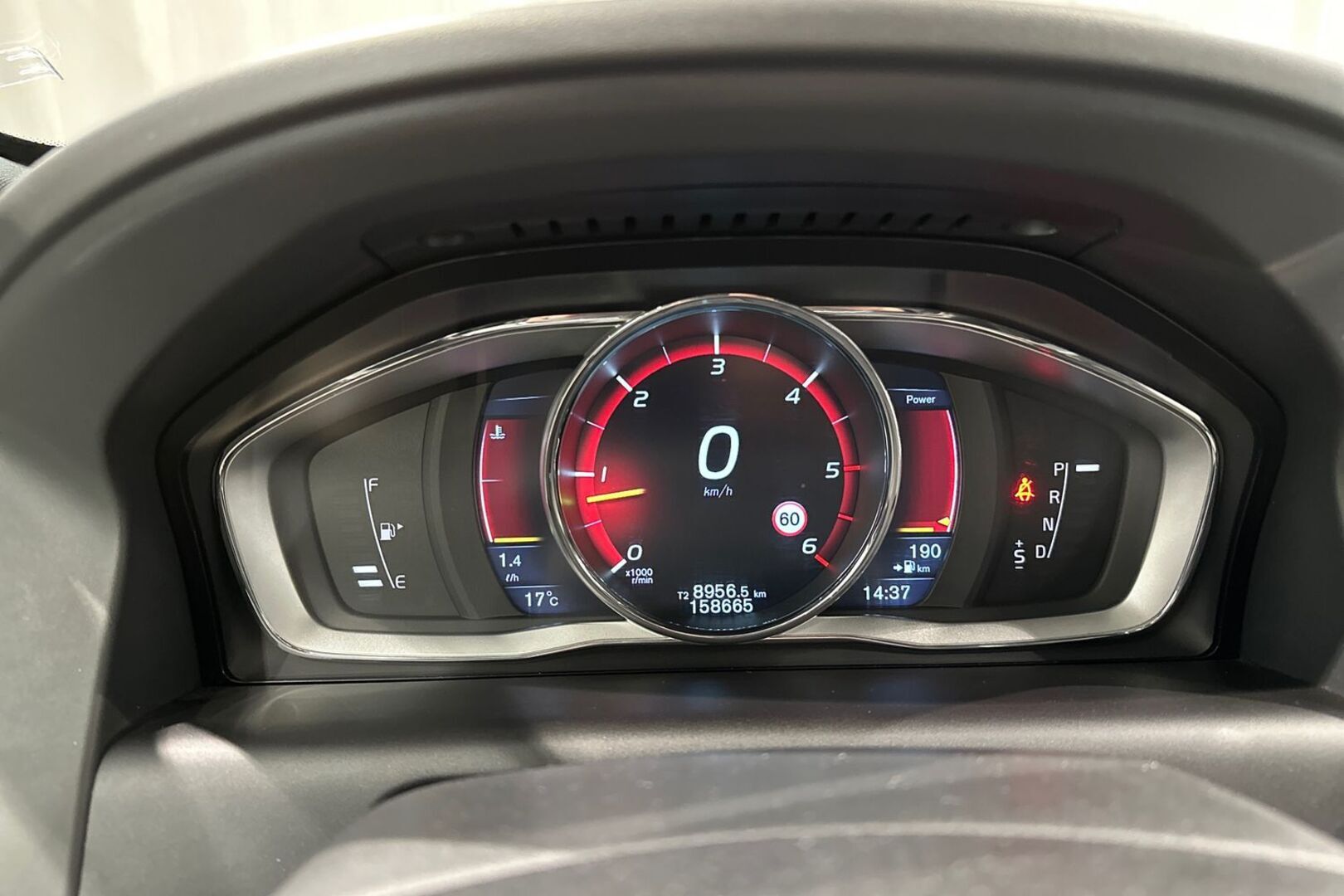 VOLVO XC60 2016