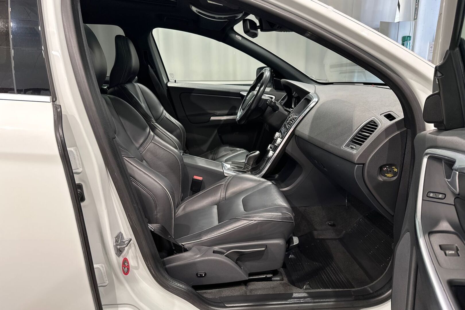 VOLVO XC60 2016
