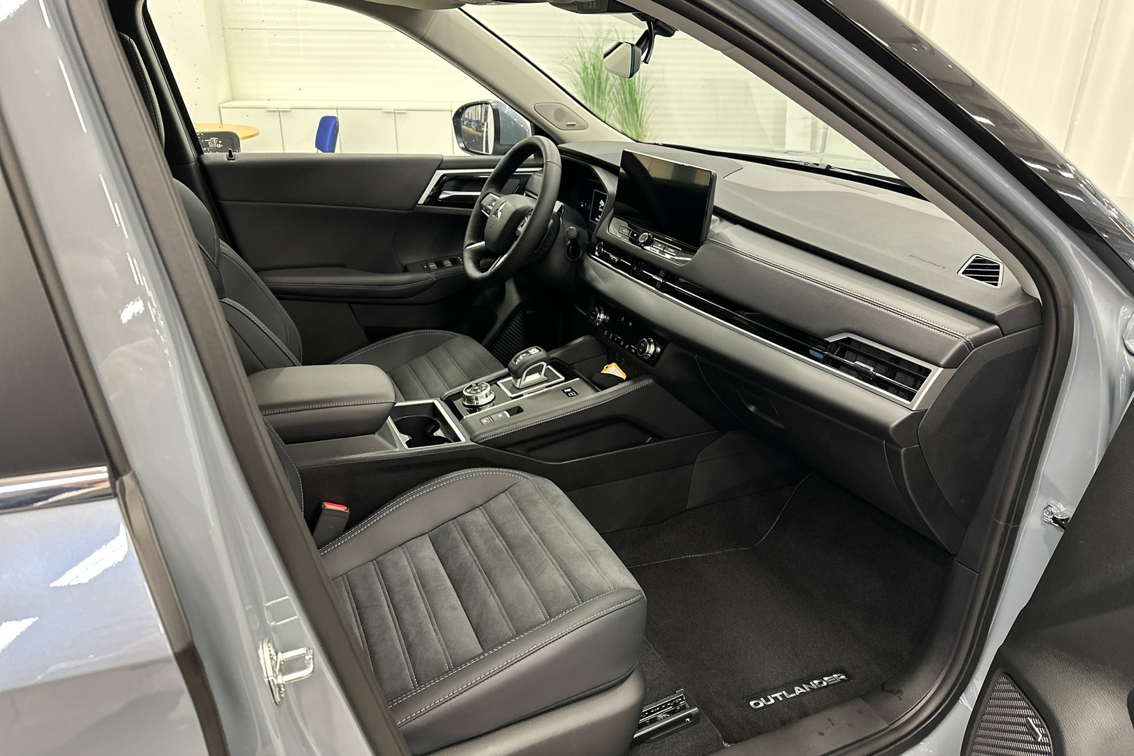 MITSUBISHI Outlander 2026