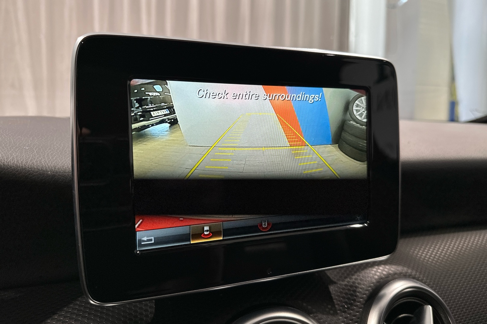 MERCEDES-BENZ A 2016