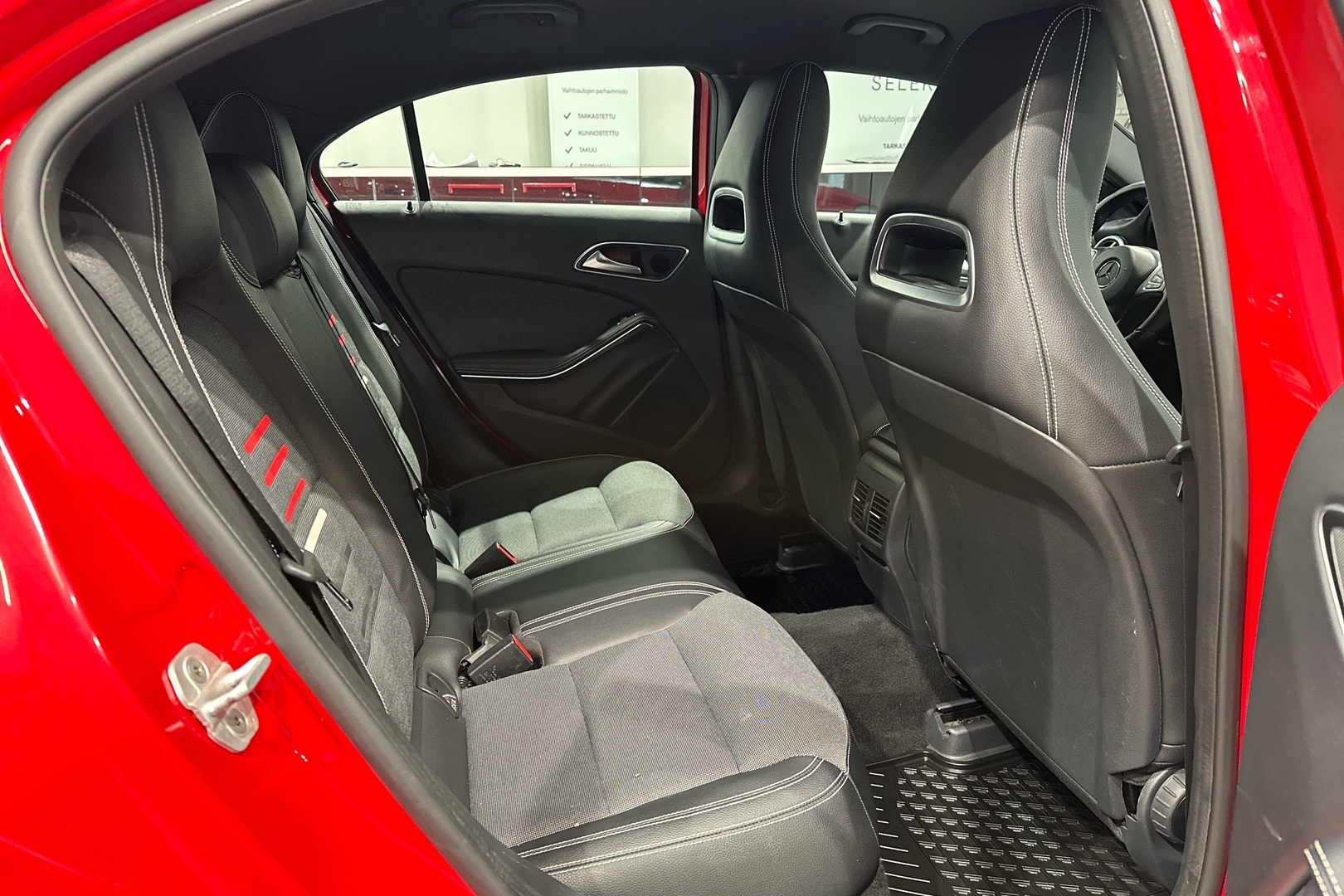 MERCEDES-BENZ A 2016