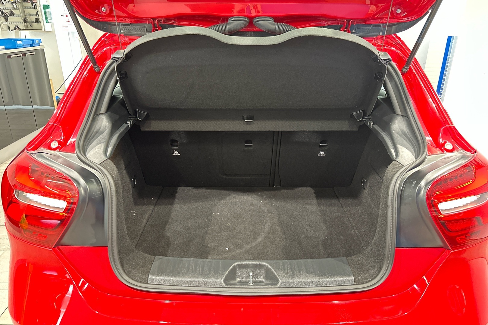 MERCEDES-BENZ A 2016