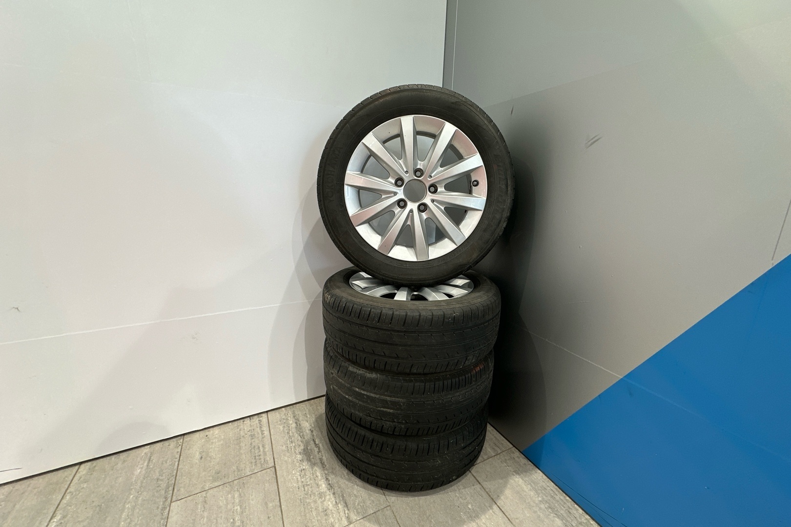 MERCEDES-BENZ A 2016